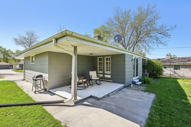 5544 Oakwood STREET, Greendale, WI 53129