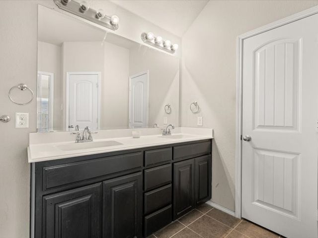 10117 S Race Street, Fort Worth, TX 76140