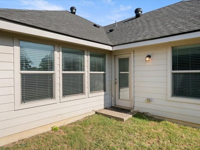 10117 S Race Street, Fort Worth, TX 76140