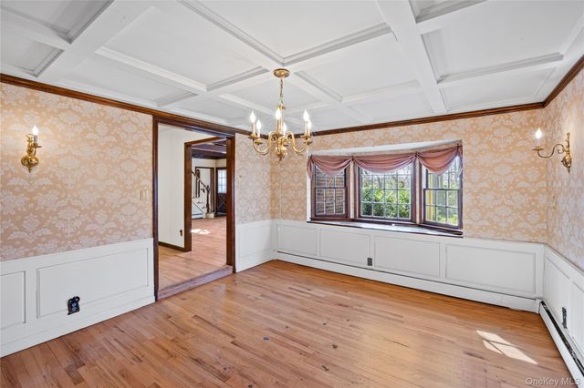 91 Quaker Path, Stony Brook, NY 11790