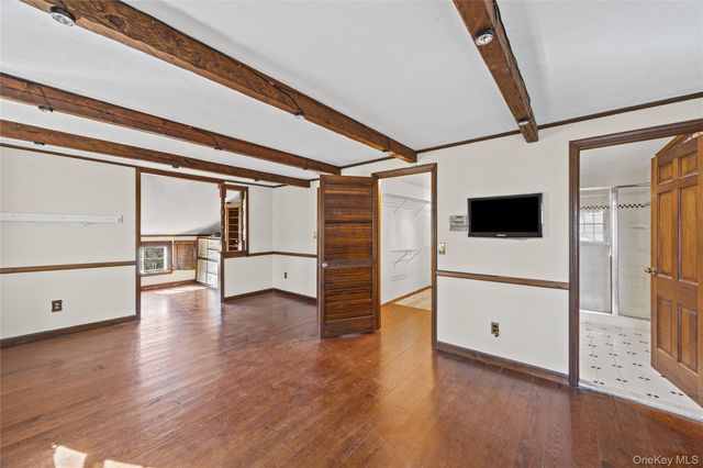 91 Quaker Path, Stony Brook, NY 11790