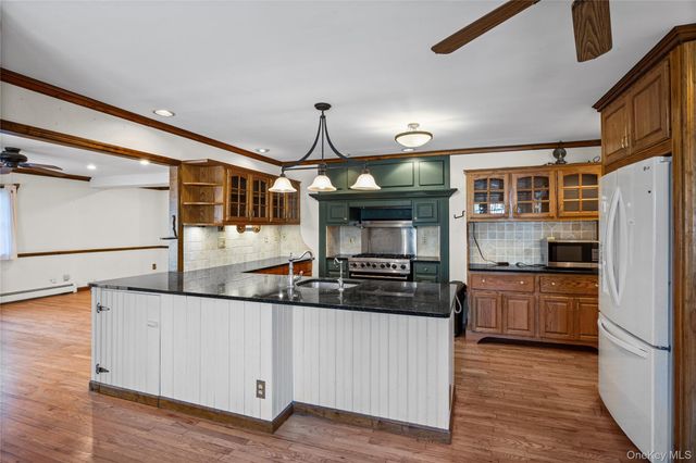91 Quaker Path, Stony Brook, NY 11790