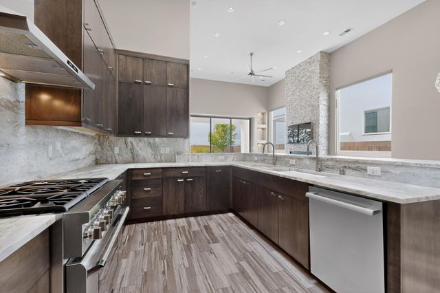 8815 Silver Oak Lane NE, Albuquerque, NM 87113