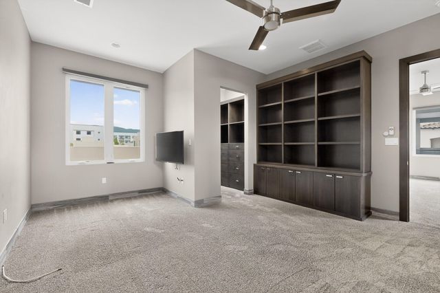 8815 Silver Oak Lane NE, Albuquerque, NM 87113