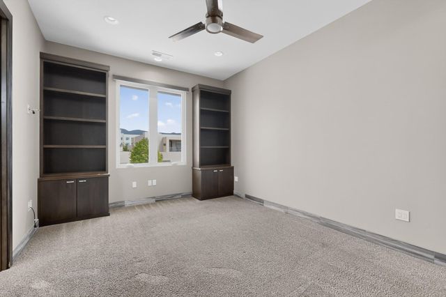 8815 Silver Oak Lane NE, Albuquerque, NM 87113