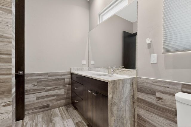 8815 Silver Oak Lane NE, Albuquerque, NM 87113