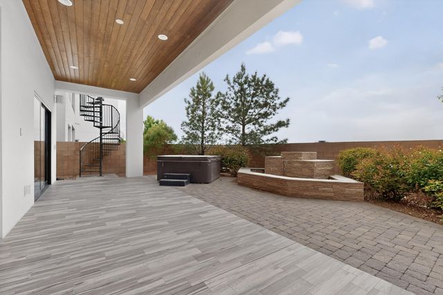 8815 Silver Oak Lane NE, Albuquerque, NM 87113