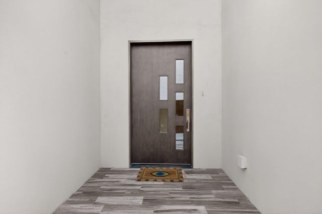 8815 Silver Oak Lane NE, Albuquerque, NM 87113