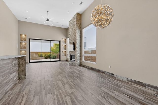 8815 Silver Oak Lane NE, Albuquerque, NM 87113