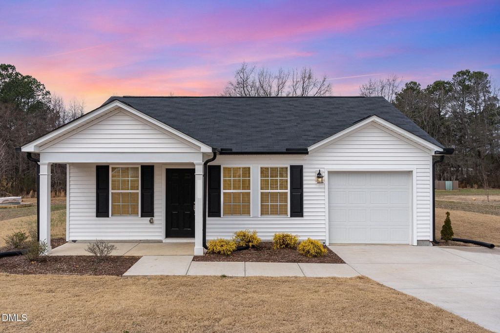 385 Dasu Drive 1, Clayton, NC 27520