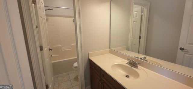 1593 PARK HOLLOW Lane, Lawrenceville, GA 30043