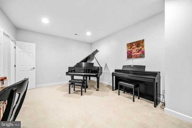 1639 MACON ST, Mclean, VA 22101