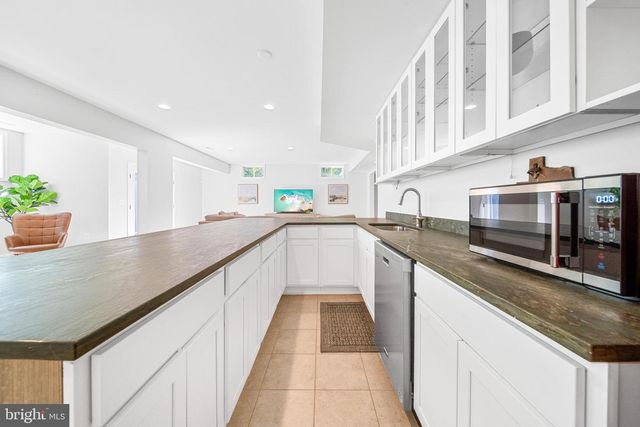 1639 MACON ST, Mclean, VA 22101