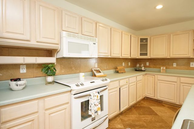 23 Ruby Circle, Mary Esther, FL 32569