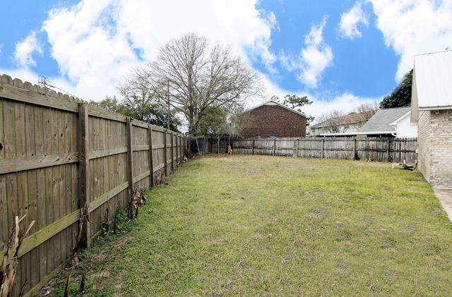 23 Ruby Circle, Mary Esther, FL 32569