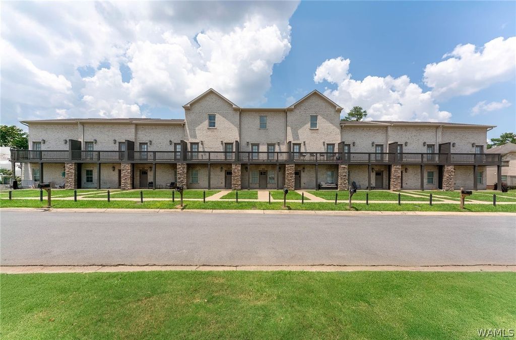 460 Wesley Place, Tuscaloosa, AL 35401
