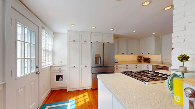 54 Commercial Street UNIT 3, Provincetown, MA 02657