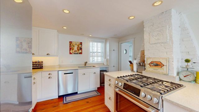 54 Commercial Street UNIT 3, Provincetown, MA 02657