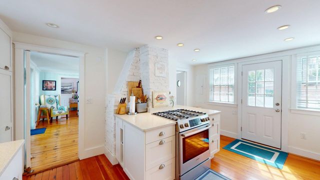 54 Commercial Street UNIT 3, Provincetown, MA 02657