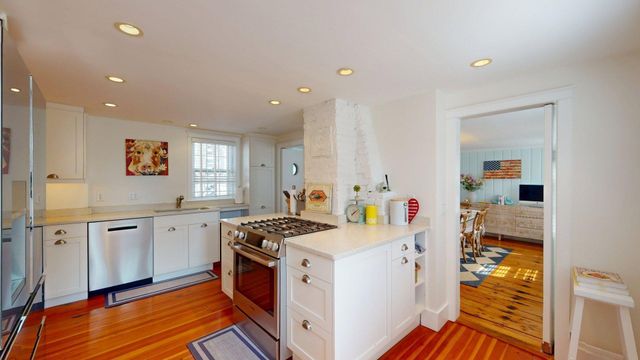 54 Commercial Street UNIT 3, Provincetown, MA 02657