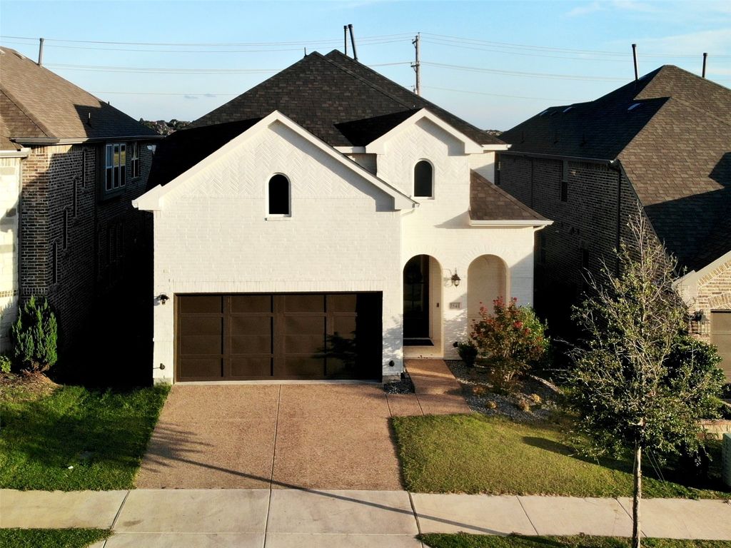 3548 Damsel Brooke Street, Lewisville, TX 75056