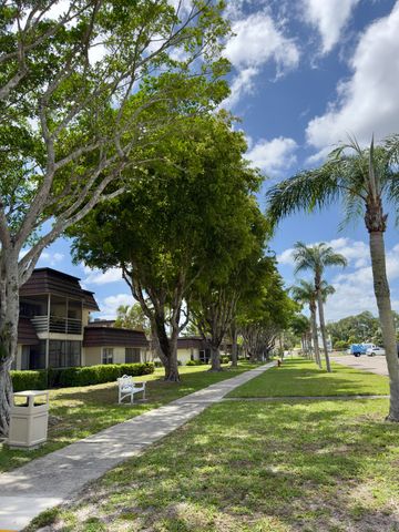 12005 Poinciana Boulevard 103, Royal Palm Beach, FL 33411