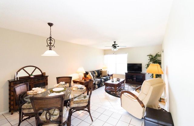 12005 Poinciana Boulevard 103, Royal Palm Beach, FL 33411