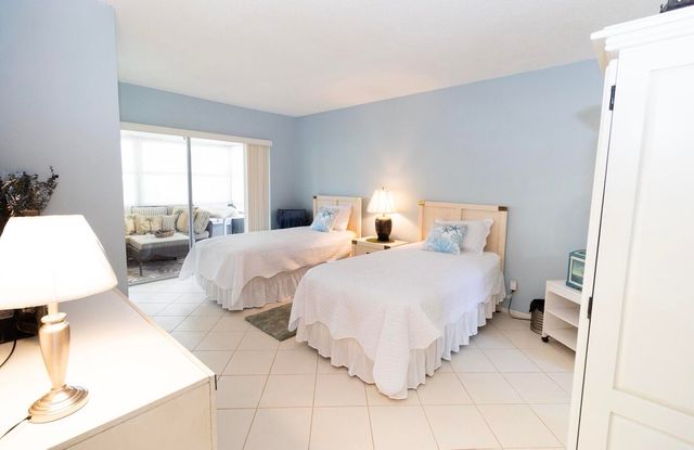 12005 Poinciana Boulevard 103, Royal Palm Beach, FL 33411