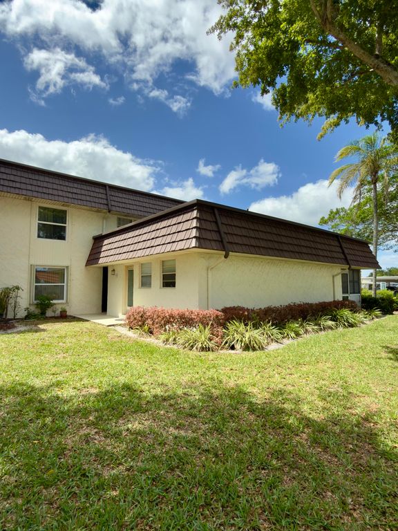 12005 Poinciana Boulevard 103, Royal Palm Beach, FL 33411