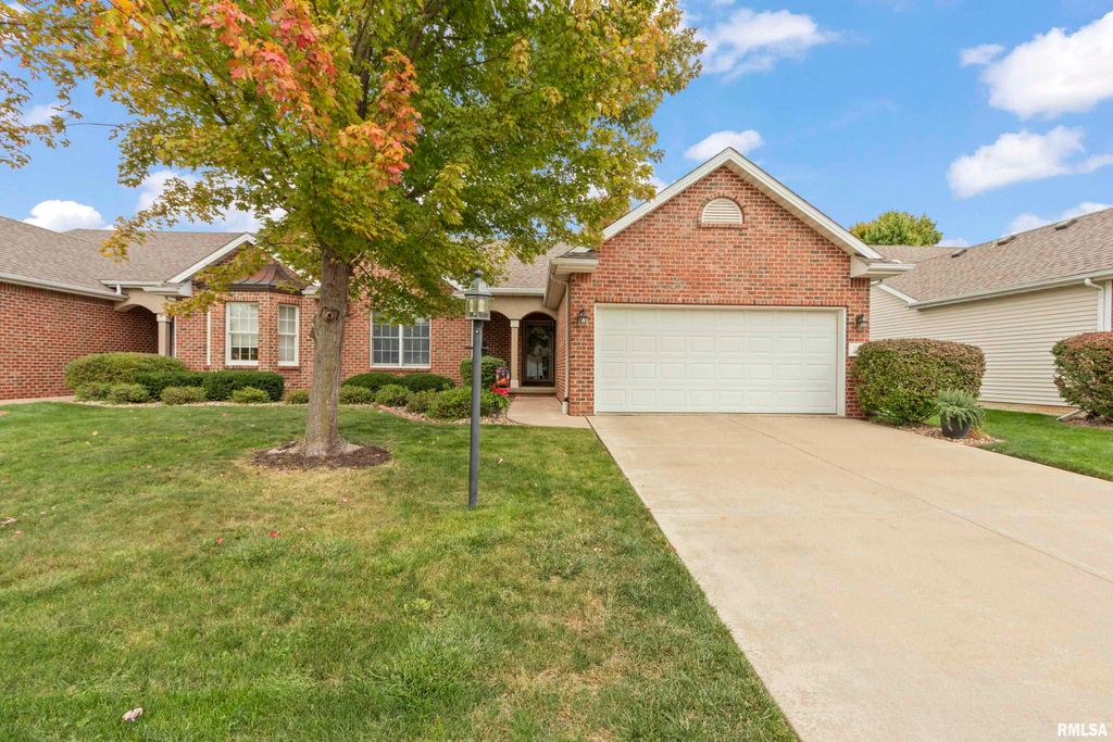 1925 W COURTSIDE Drive, Peoria, IL 61614