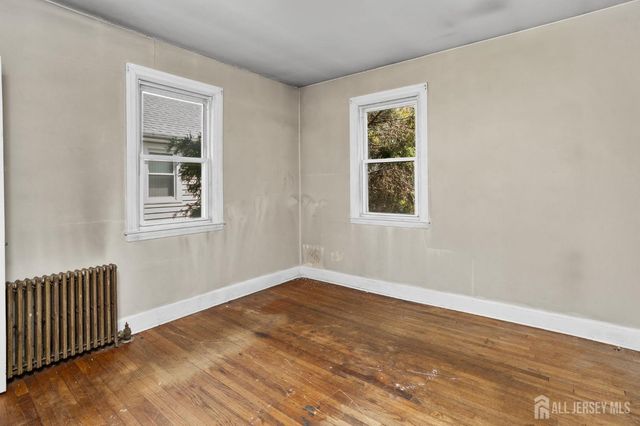 35 Melbourne Court, Woodbridge Proper, NJ 07095