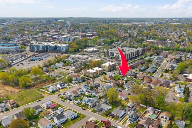 35 Melbourne Court, Woodbridge Proper, NJ 07095