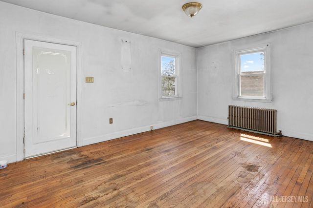 35 Melbourne Court, Woodbridge Proper, NJ 07095