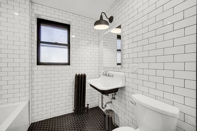 431 S East Avenue 1N, Oak Park, IL 60302