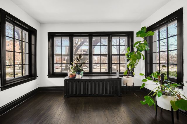 431 S East Avenue 1N, Oak Park, IL 60302