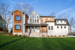 1750 Awalt Dr, Winchester, TN 37398