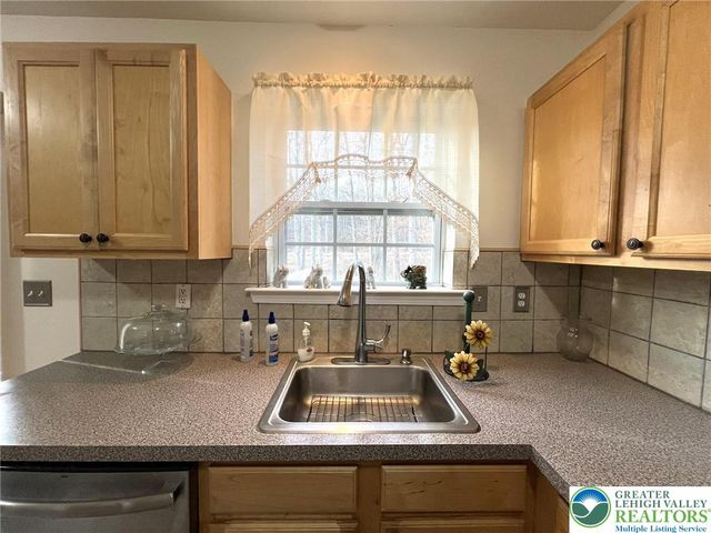 214 Kensington Drive, Lehman Twp, PA 18324