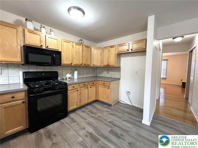 214 Kensington Drive, Lehman Twp, PA 18324