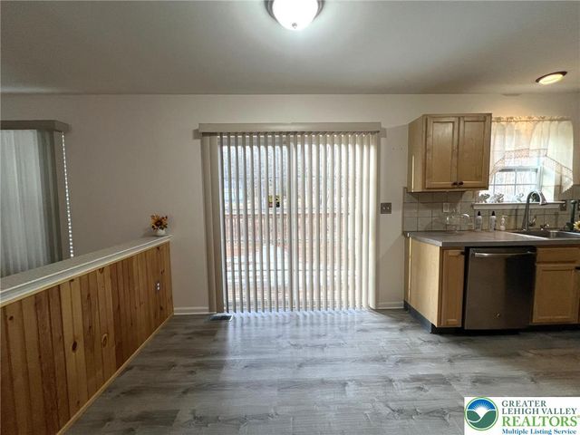 214 Kensington Drive, Lehman Twp, PA 18324