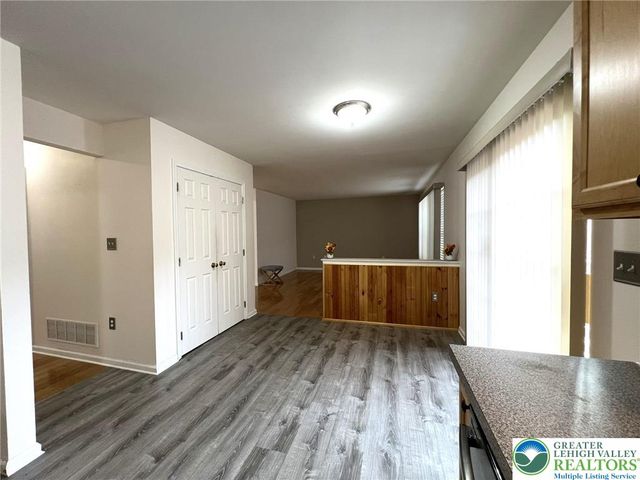 214 Kensington Drive, Lehman Twp, PA 18324