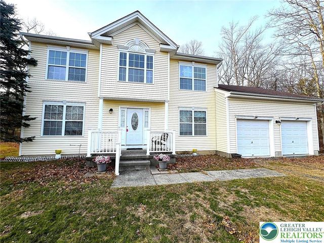 214 Kensington Drive, Lehman Twp, PA 18324