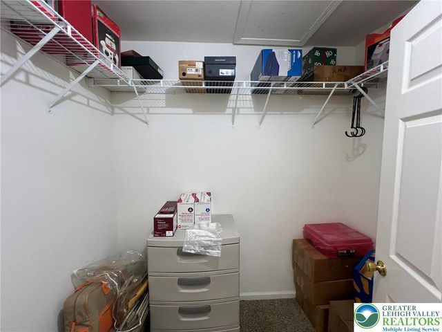 214 Kensington Drive, Lehman Twp, PA 18324