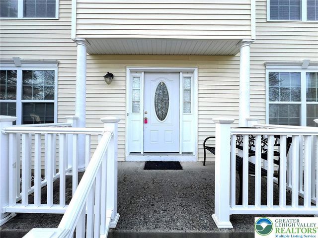 214 Kensington Drive, Lehman Twp, PA 18324