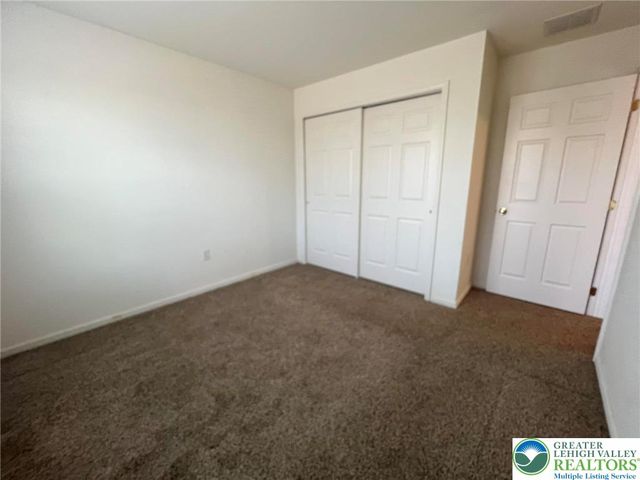 214 Kensington Drive, Lehman Twp, PA 18324