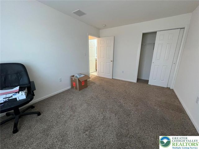 214 Kensington Drive, Lehman Twp, PA 18324