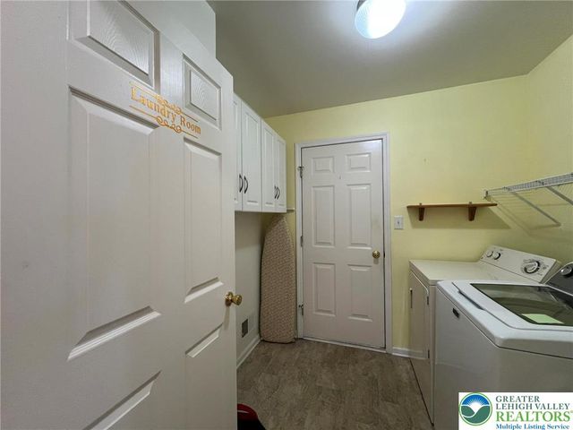 214 Kensington Drive, Lehman Twp, PA 18324