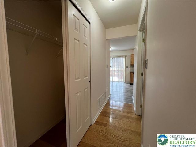 214 Kensington Drive, Lehman Twp, PA 18324