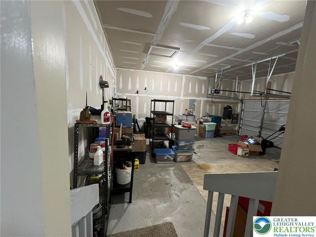 214 Kensington Drive, Lehman Twp, PA 18324