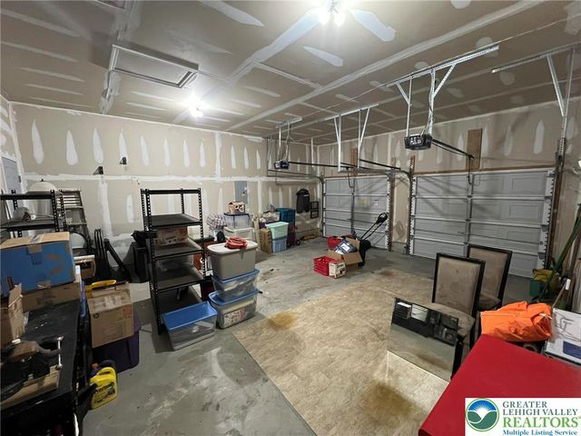 214 Kensington Drive, Lehman Twp, PA 18324