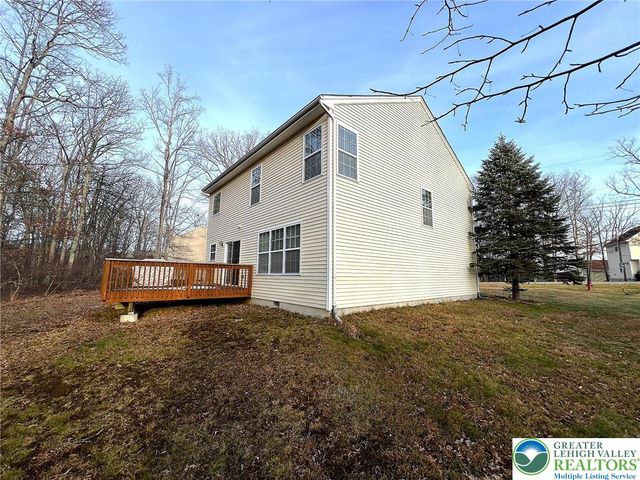 214 Kensington Drive, Lehman Twp, PA 18324